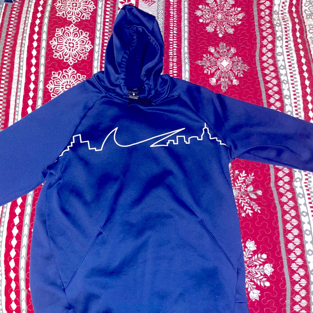 Nike cityscape hoodie - dry fit material with front pocket